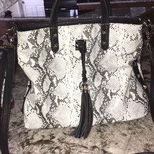 Jessica Simpson hand bag